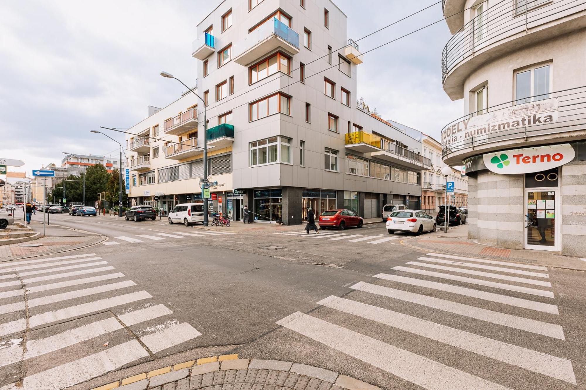 Skau 1 Old Town Family & Business Apartment Free Parking Bratislava Exteriör bild